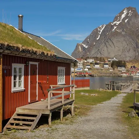 Rorbuer - By Classic Norway 3* Reine