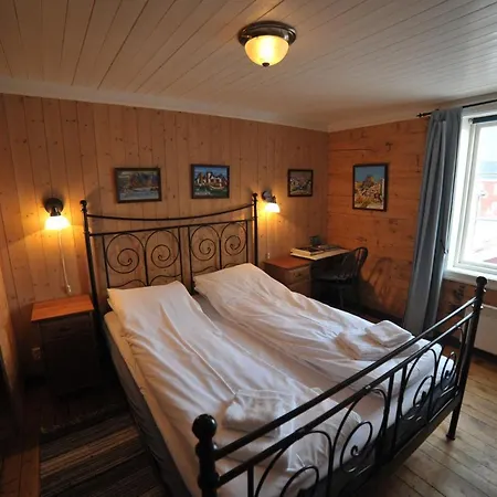 Rorbuer - By Classic Norway 3* Reine