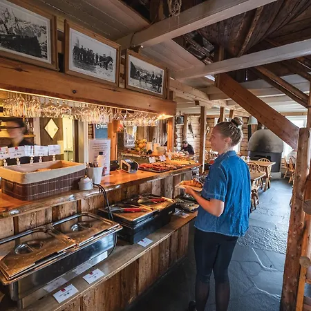 Rorbuer - By Classic Norway Apart Otel Reine