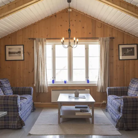 Rorbuer - By Classic Norway 4* Reine