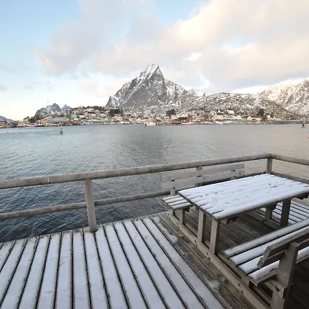Rorbuer - By Classic Norway 4* Reine