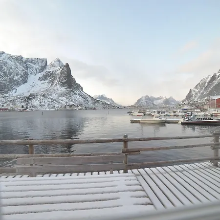 Apart-hotel Rorbuer - By Classic Norway 4*