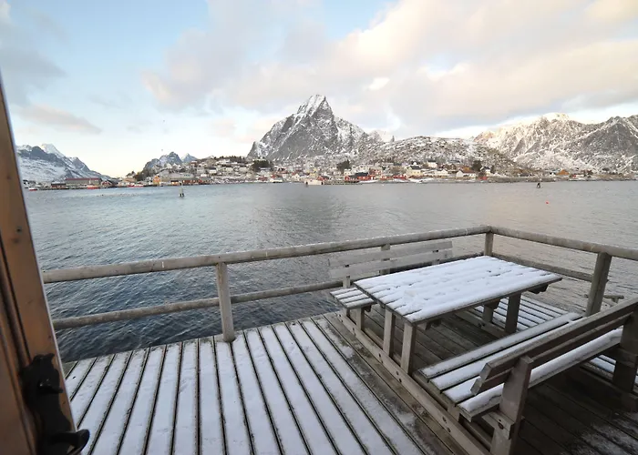 Rorbuer - By Classic Norway 4* Reine