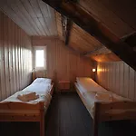 Rorbuer - By Classic Norway 4* 雷讷