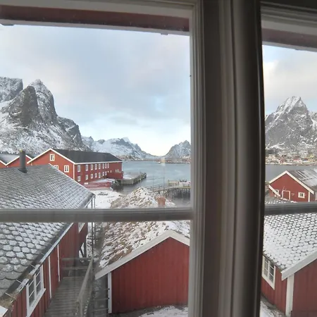 Rorbuer - By Classic Norway 4* Reine